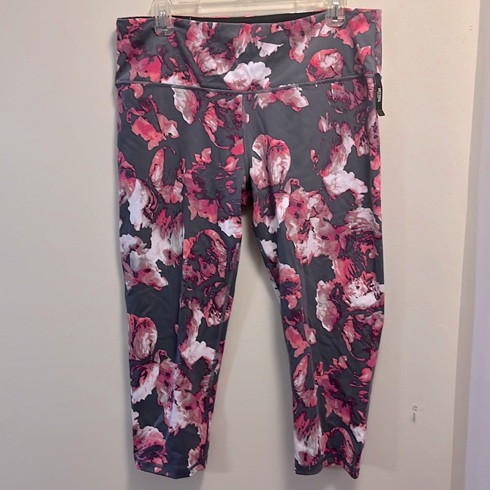 Victoria’s Secret Capri leggings
